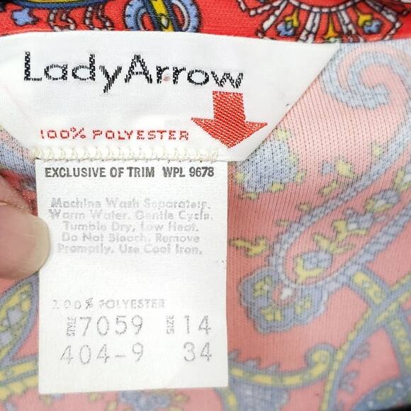 Vintage 70s Lady Arrow Bold Red Paisley Polyester Blouse Smocked Bottom Fits M/L - Picture 4 of 12